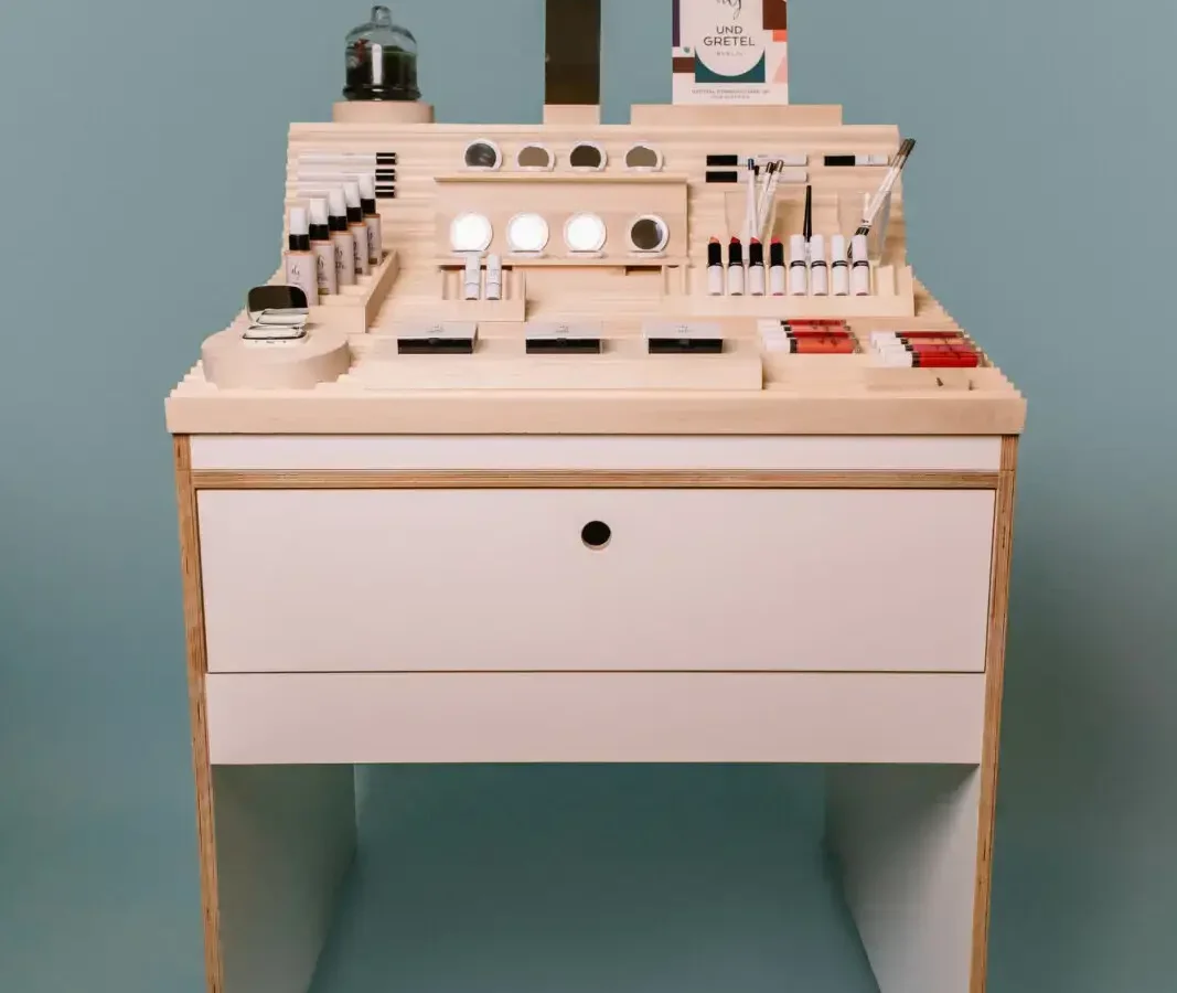 Counter--1067x1600