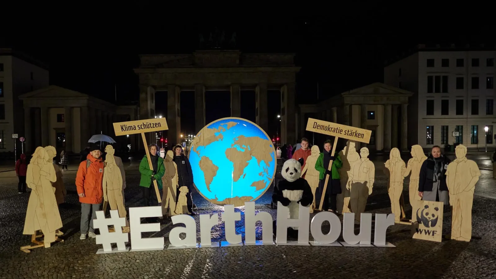 earth-hour-berlin-102-1920x1080